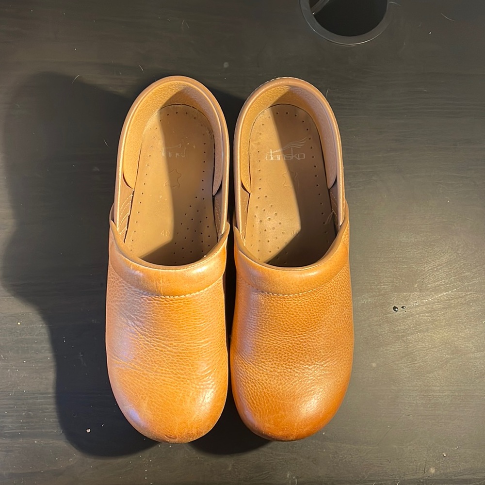 Womens Dansko clogs brown US size 9.5-10 EU size 50